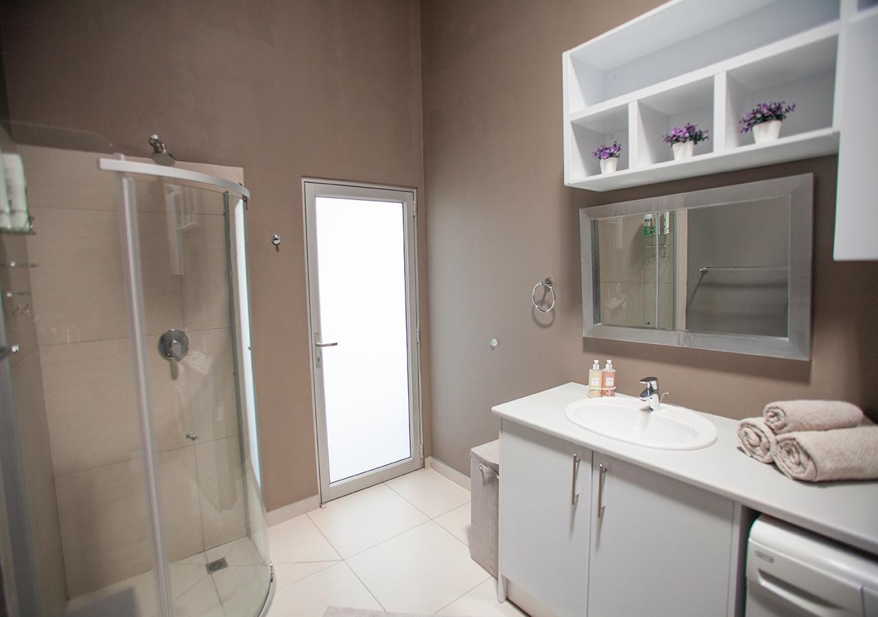 Rnb'S Studio Apartment Windhoek Eksteriør bilde