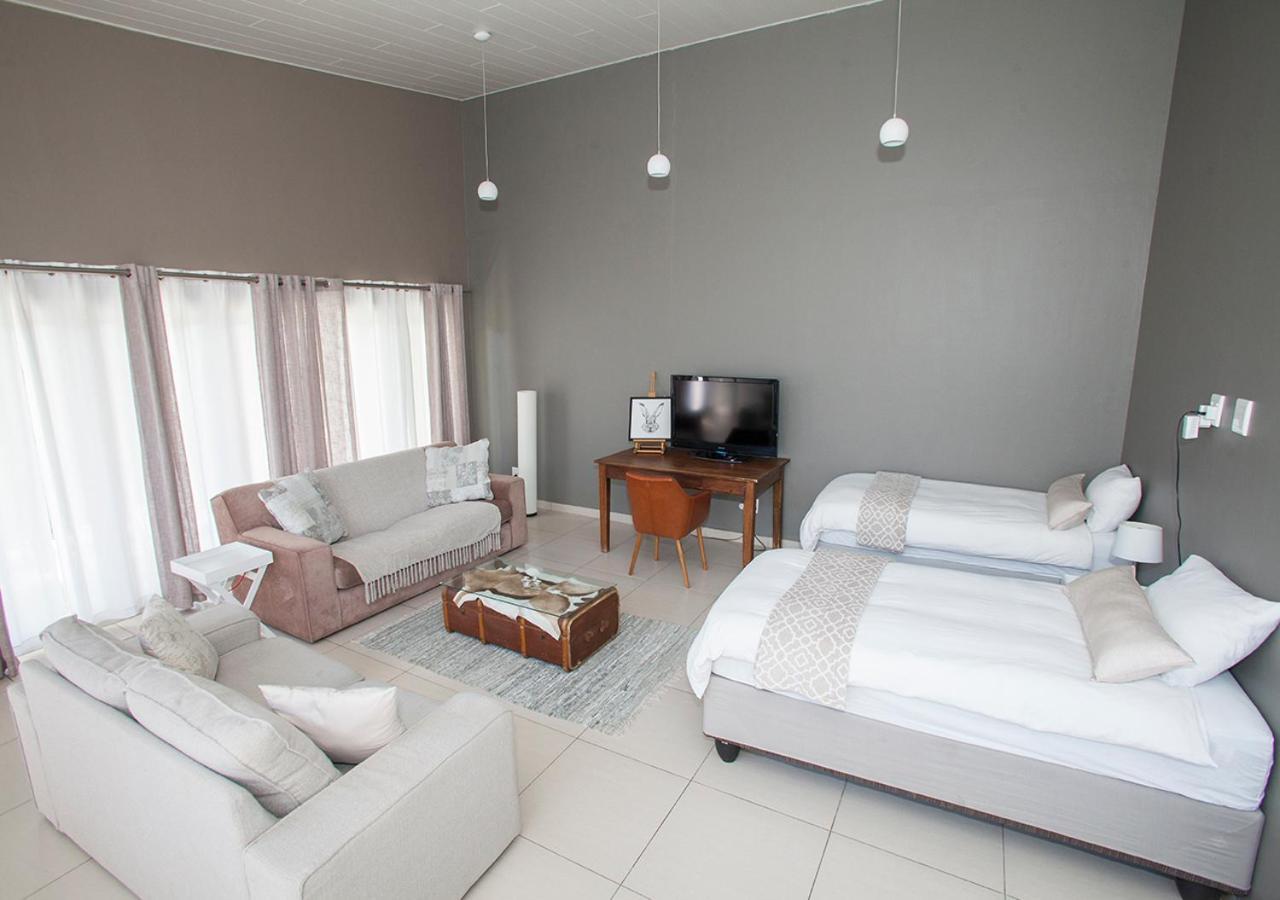 Rnb'S Studio Apartment Windhoek Eksteriør bilde