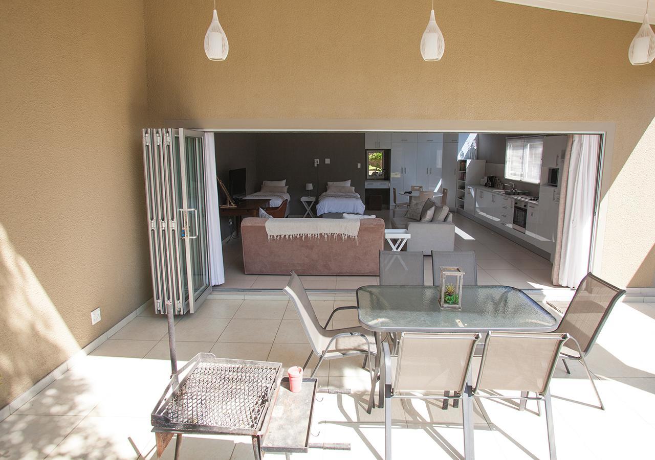 Rnb'S Studio Apartment Windhoek Eksteriør bilde