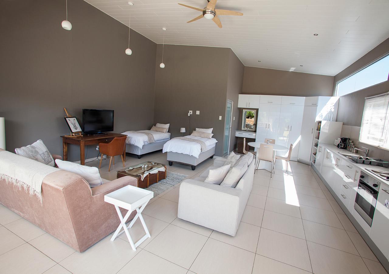 Rnb'S Studio Apartment Windhoek Eksteriør bilde