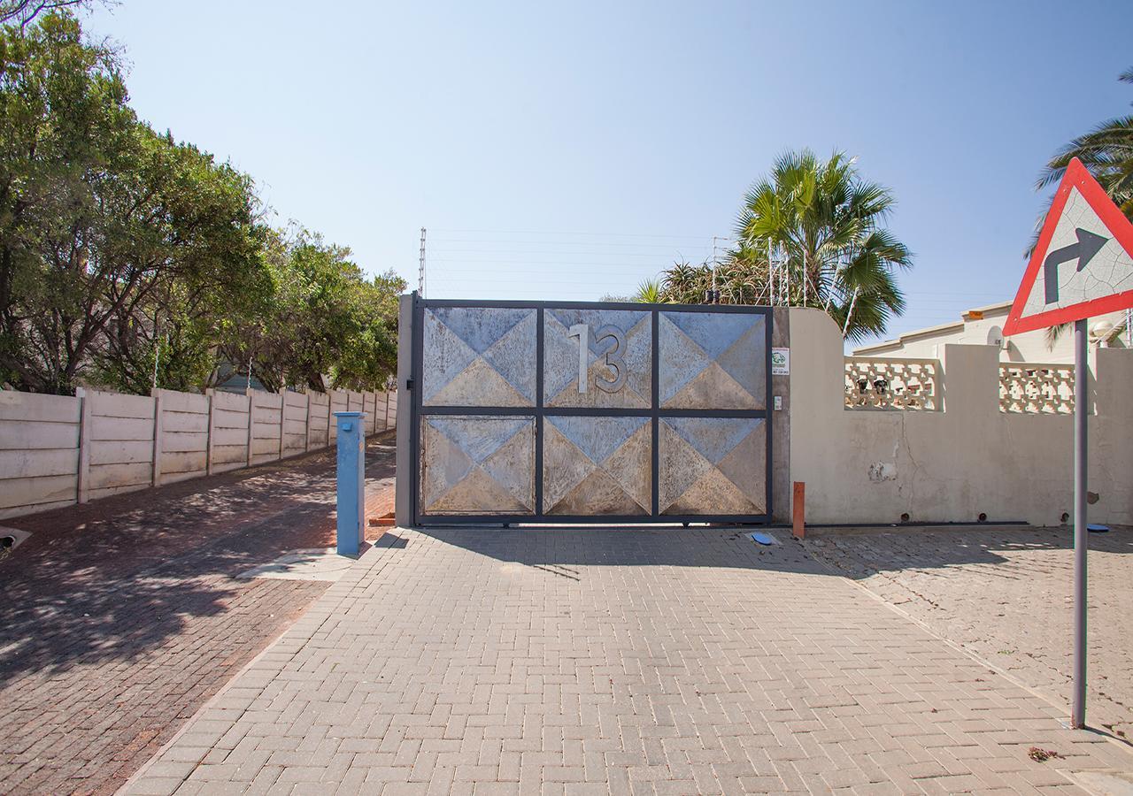 Rnb'S Studio Apartment Windhoek Eksteriør bilde